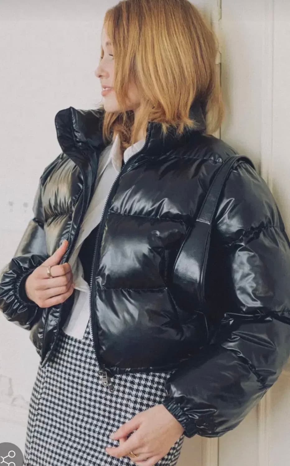 블랙) 비터셀즈패딩 비터샐즈패딩 크롭패딩 유광패딩 숏패딩 에이블리 상품이미지6