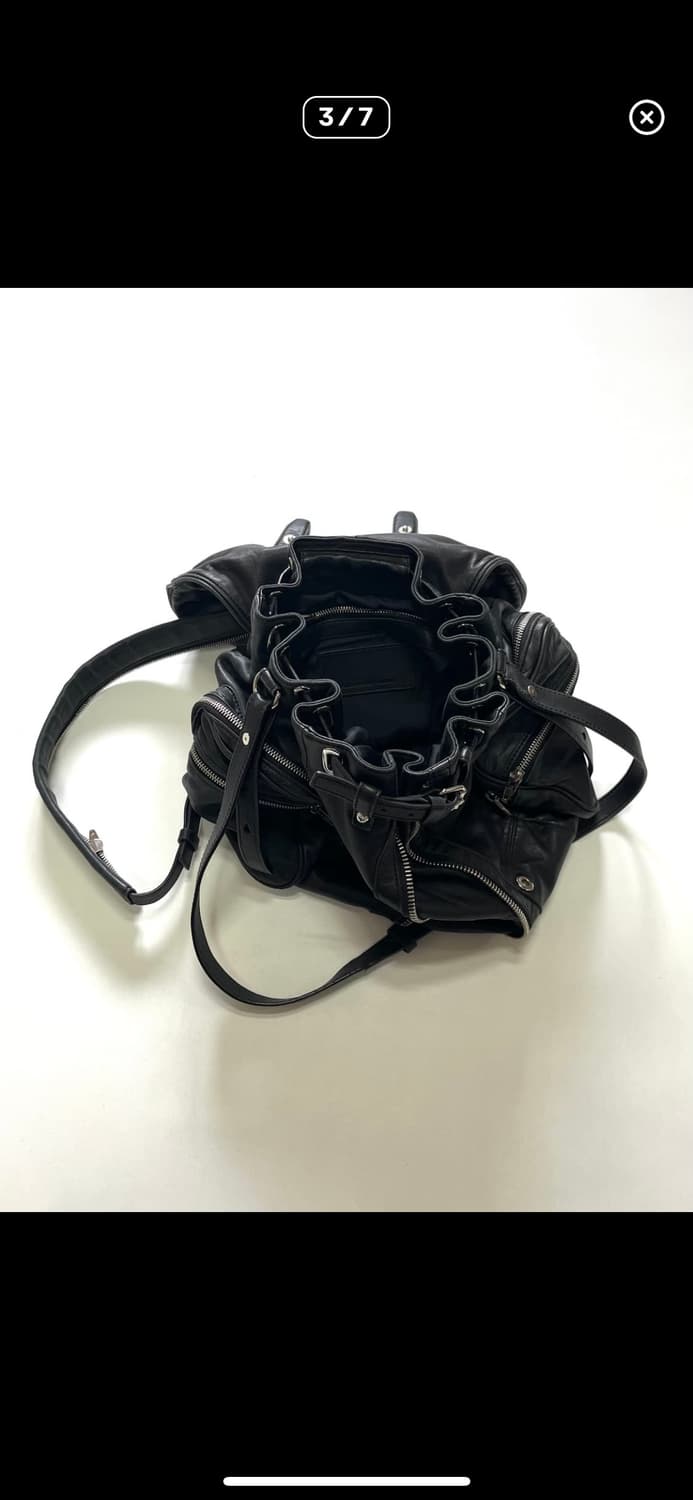 알렉산더왕의 스테디 제품인 마르티백 라지사이즈 상품이미지2