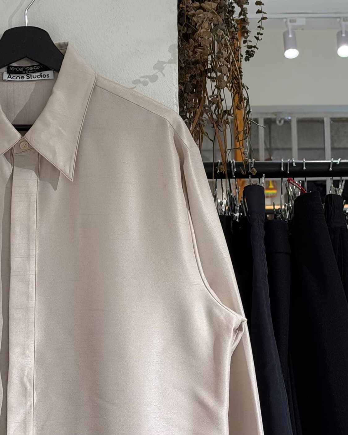 아크네 스튜디오 아이보리 히든버튼 포켓 셔츠 상품이미지3