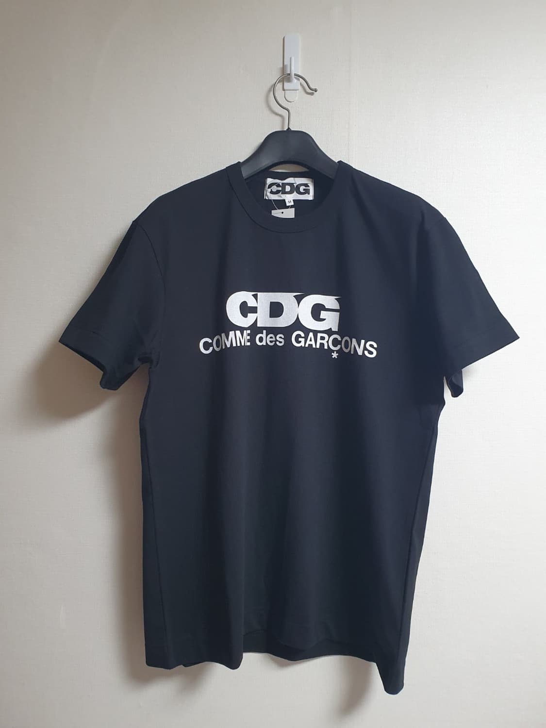 CDG 꼼데가르송 로고 반팔티 블랙 M 새상품 상품이미지1