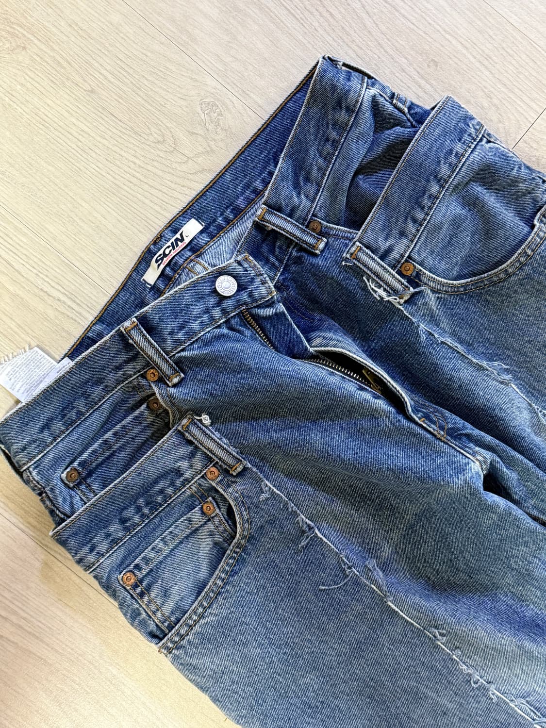 스키즘 인듀싱 리바이스 리폼팬츠 (32) 팝니다. 상품이미지3