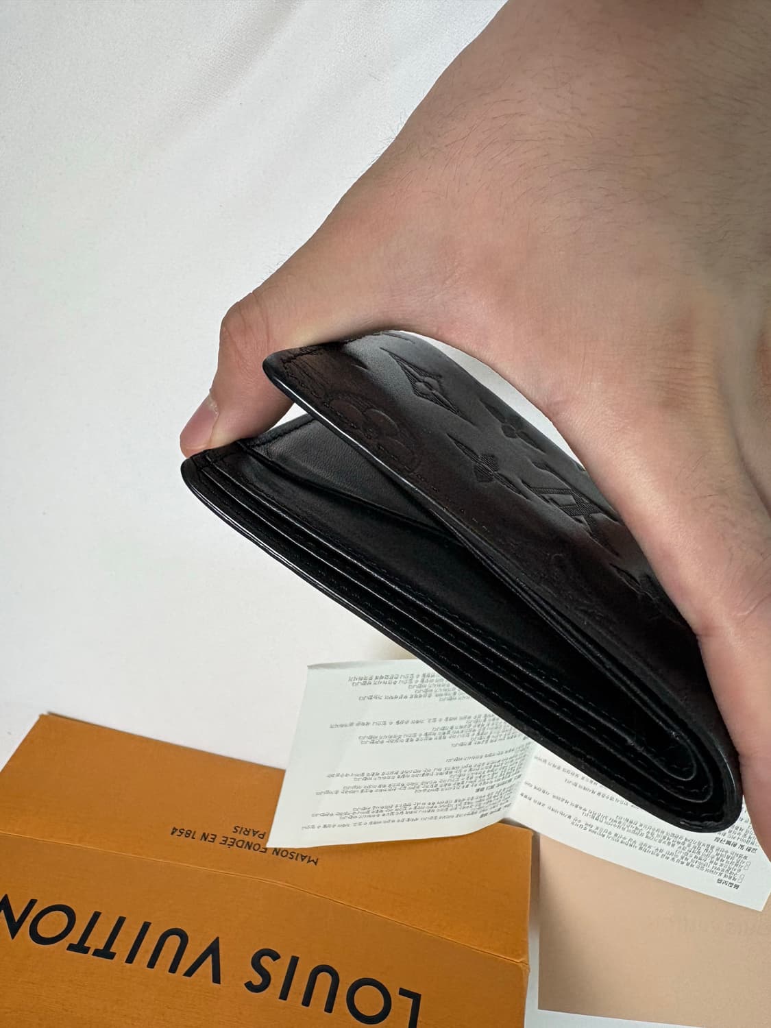 루이비통 이클립스 쉐도우 멀티플 반지갑 상품이미지6