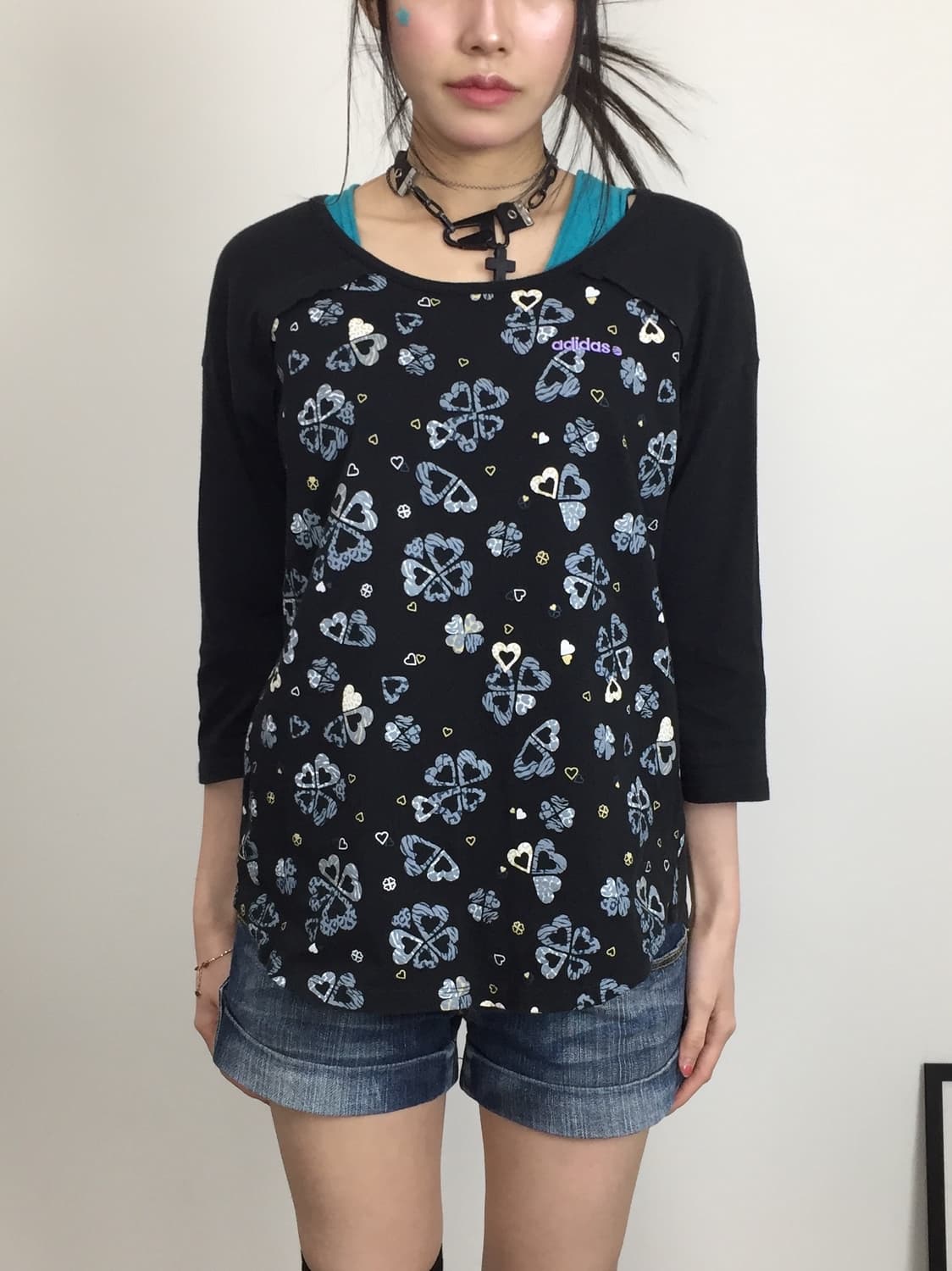 Adidas NEO Label Heart & Clover Tee 상품이미지2