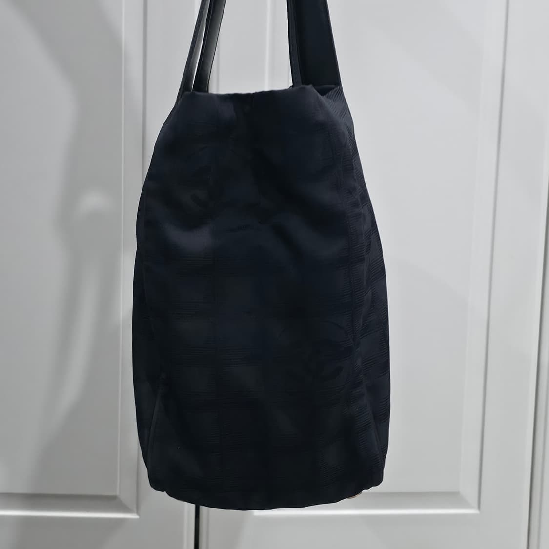 샤넬 트래블라인 나일론 토트백 블랙 상품이미지6
