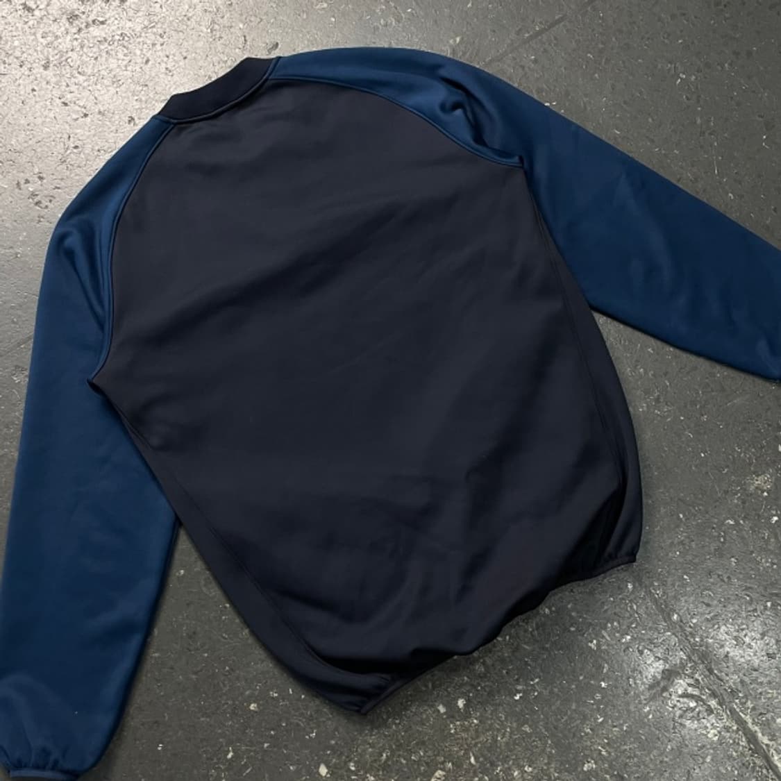 100 데상트 NC다이노스 웜업 상품이미지6