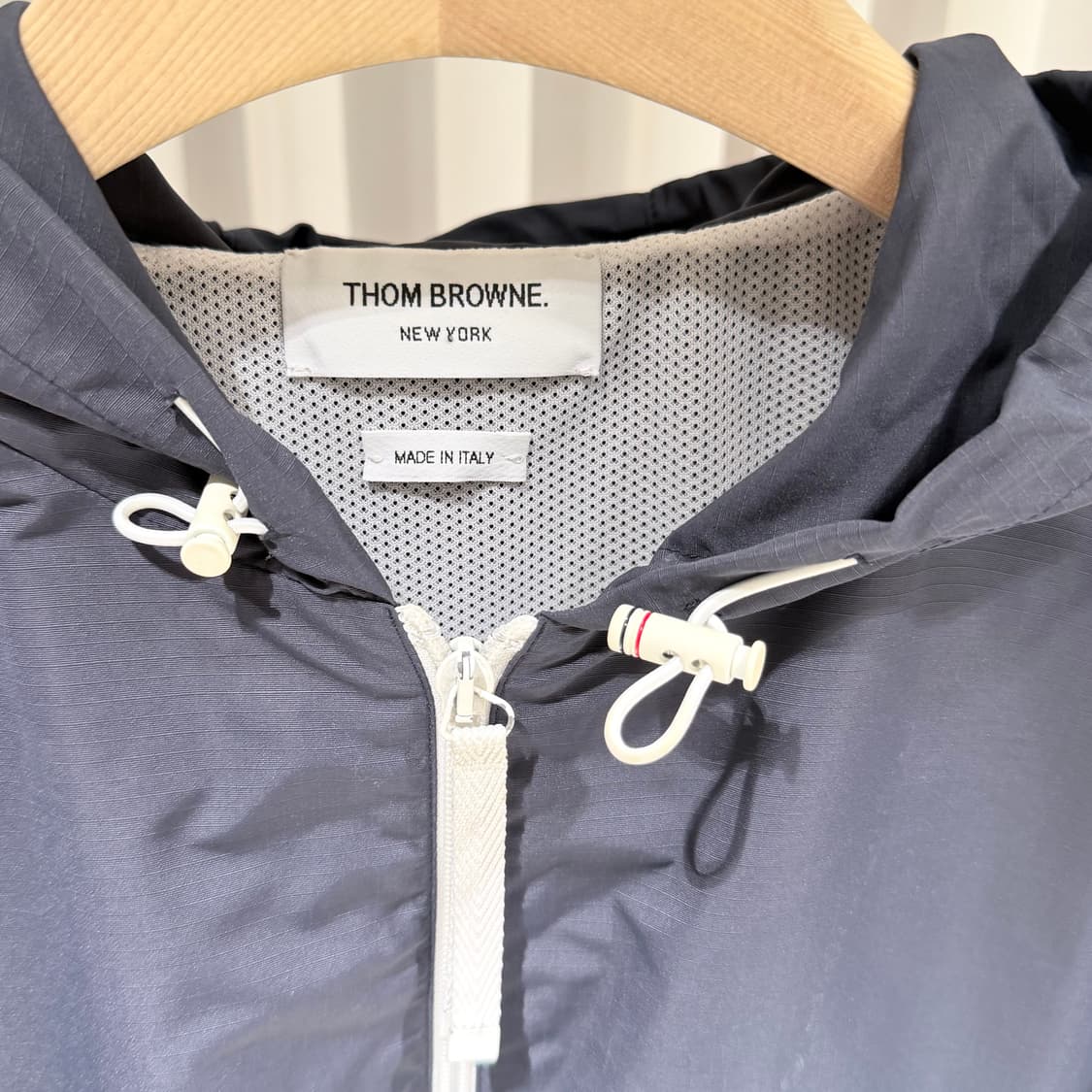 (A+/3) / 톰브라운 사선완장 립스탑 메쉬 네이비 바람막이 상품이미지4