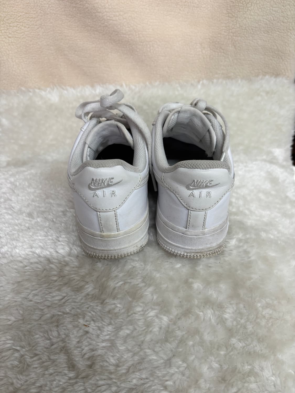 나이키 에어포스 1 '07 로우 화이트 스니커즈 운동화 상품이미지3