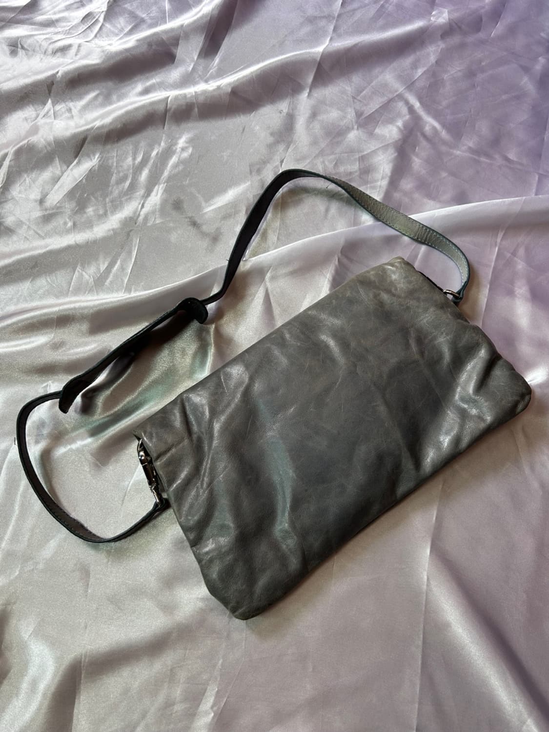 Balenciaga Envelope Clutch Crossbody Bag 상품이미지2
