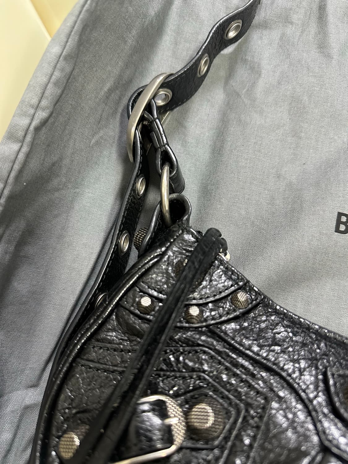 ❌거래중[A+ 정품] 발렌시아가 르카골 블랙 xs 상품이미지4