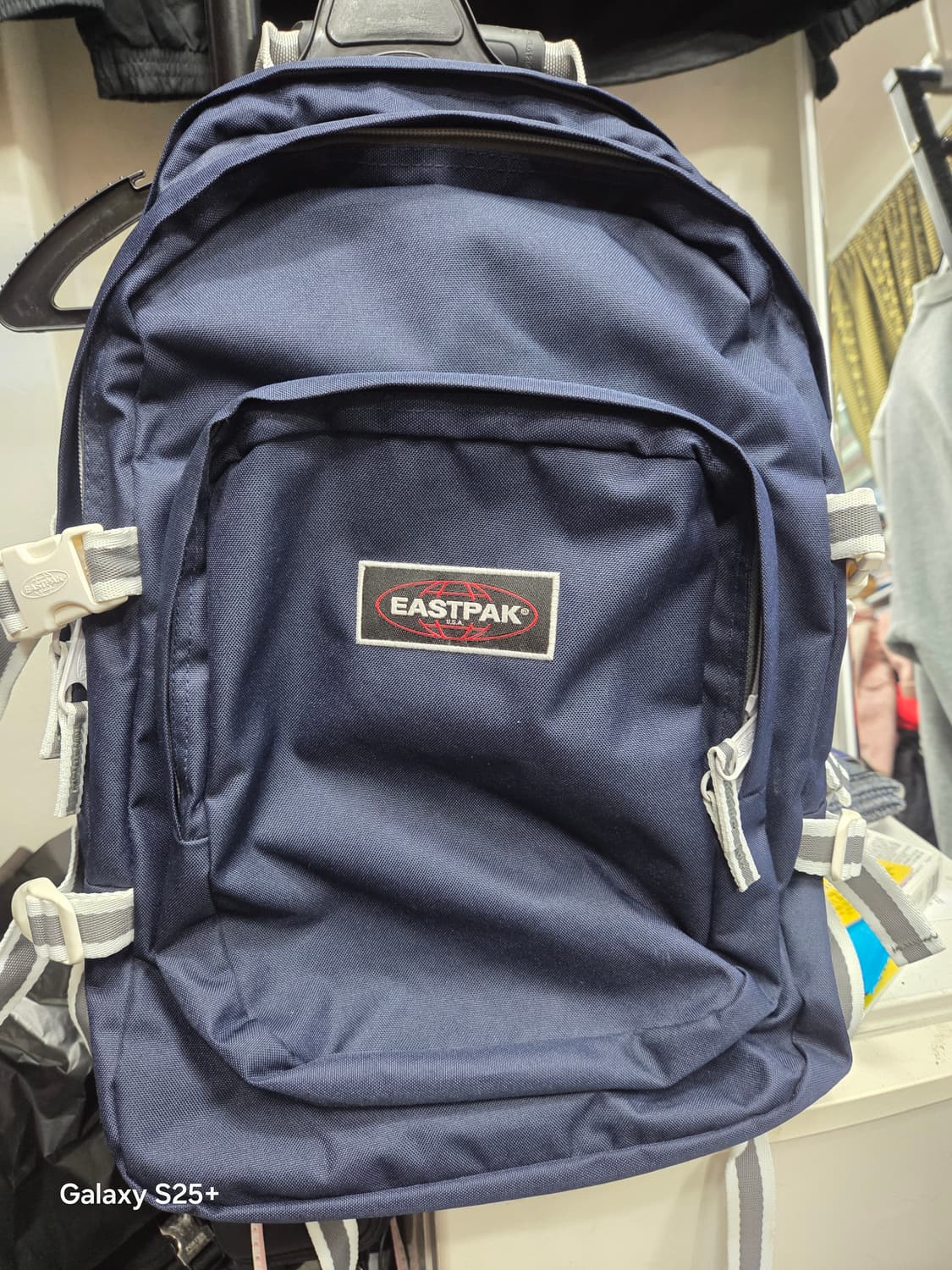 이스트백 백팩   그레이 상품이미지1