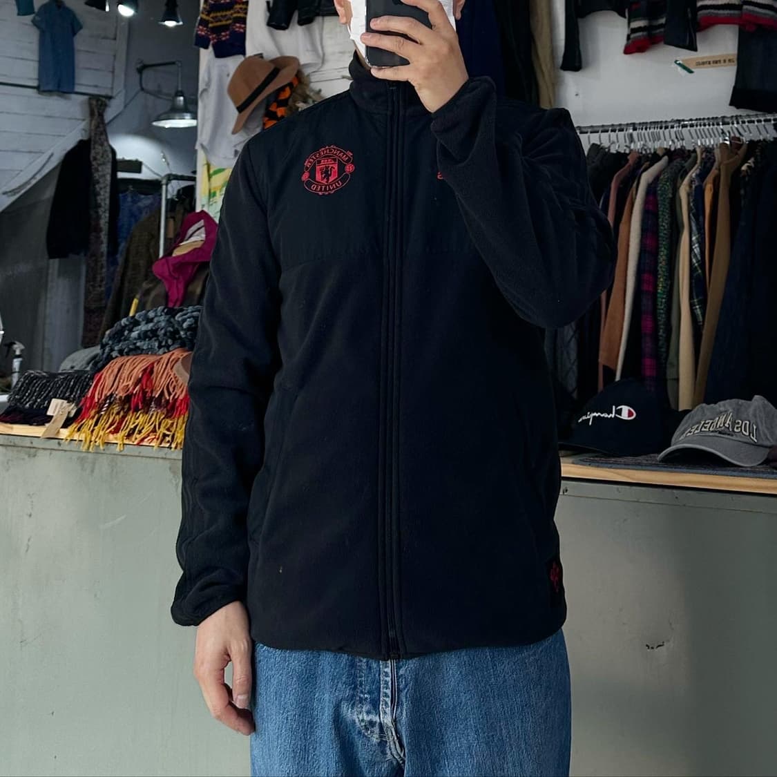 (착용컷) 아디다스 맨유 후리스 자켓 (남성용 M) 상품이미지2