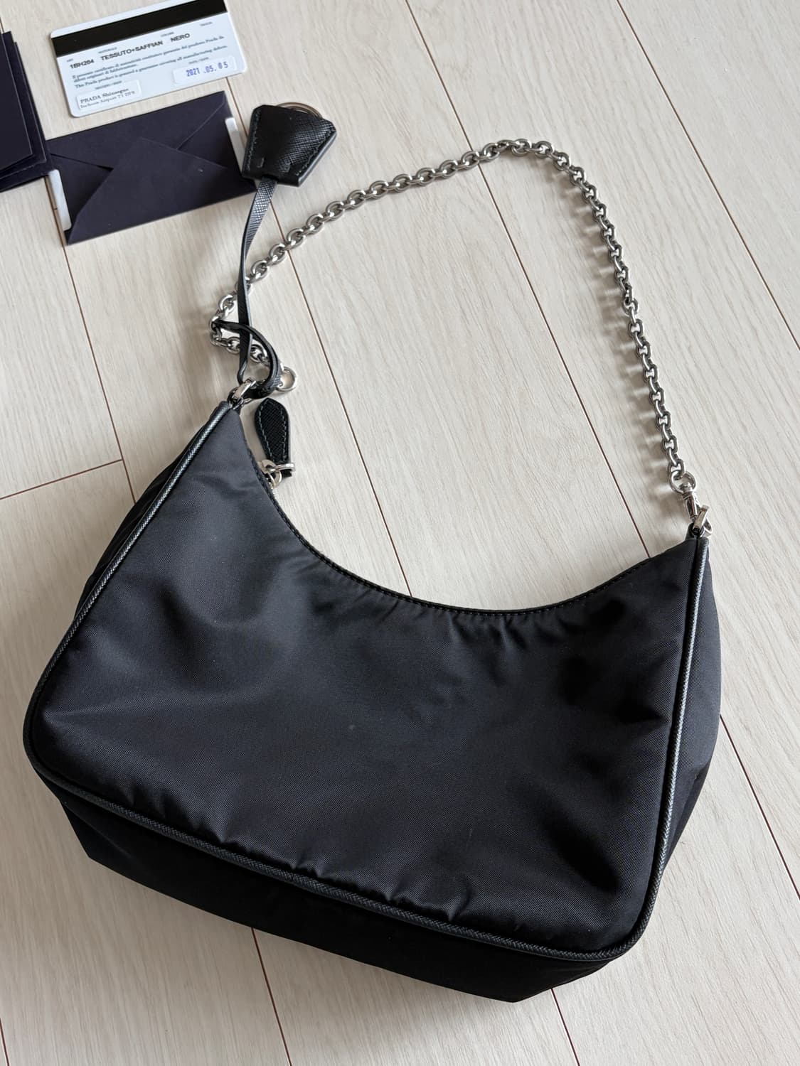 프라다 리에디션 2005 리나일론 테수토 호보백 블랙 상품이미지4