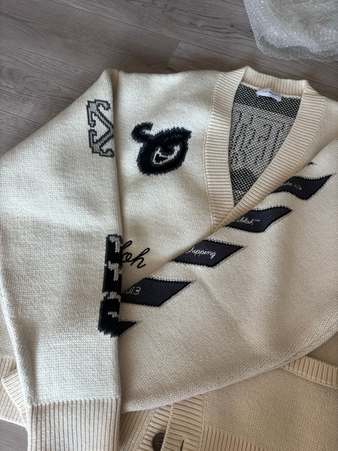 [S] 오프화이트 문 바르스 가디건 상품이미지5