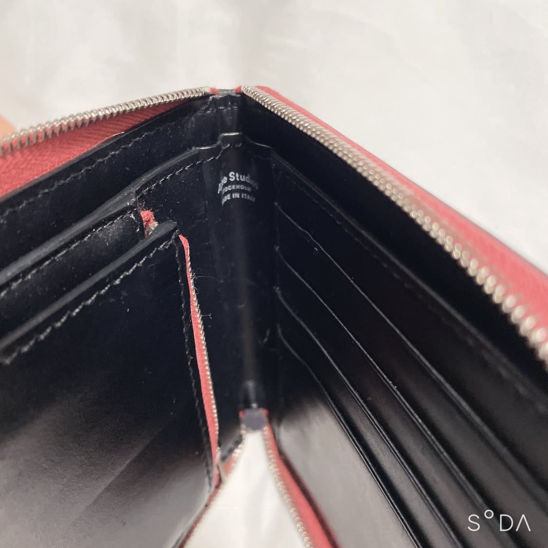 아크네스튜디오 버건디 지갑 상품이미지9