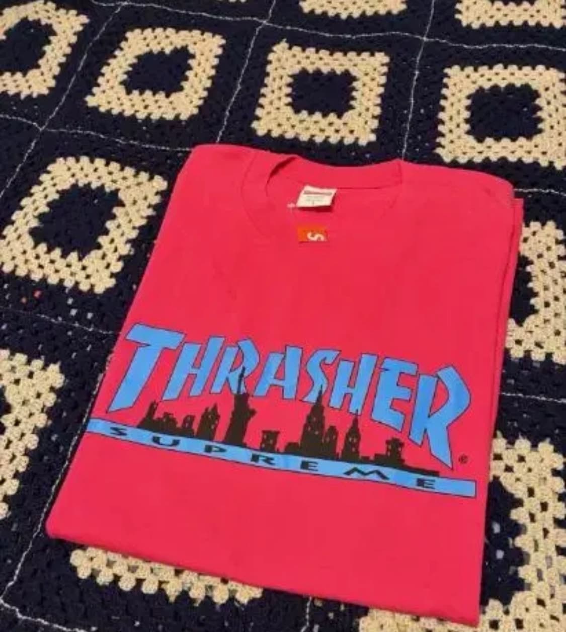 [L]슈프림 x 트레셔 스카이라인 티셔츠 핑크 - 21FW 상품이미지1