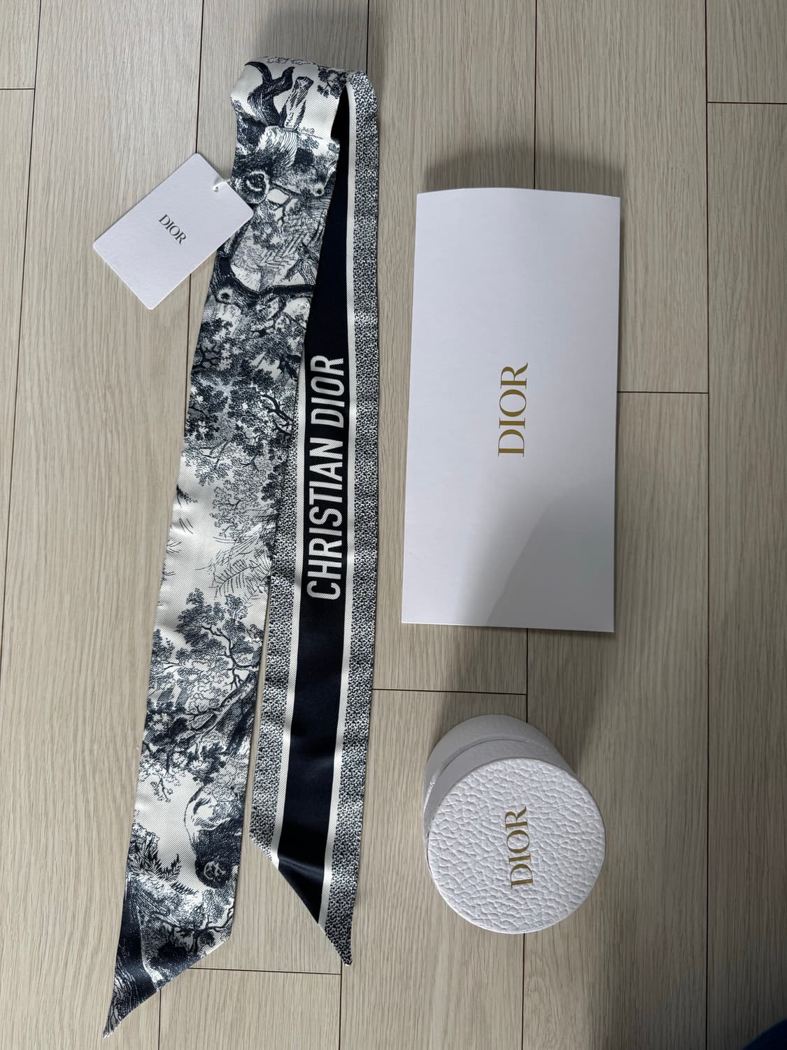 디올 스카프 상품이미지1