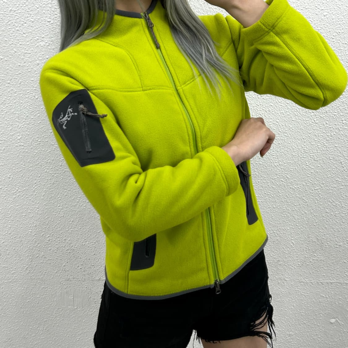 아크테릭스 네온라임 후리스 집업 L 상품이미지3