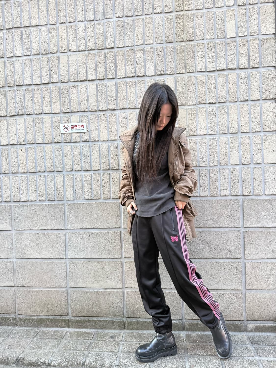 니들스 블랙&핑크 트랙 조거 팬츠 상품이미지3