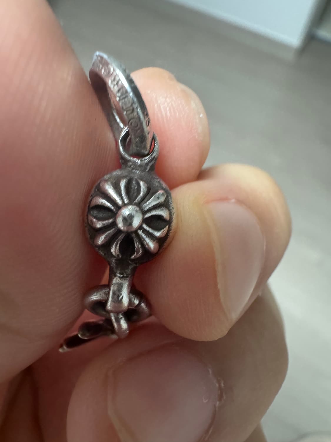 크롬하츠 타이니 원볼 크로스 펜던트 상품이미지3