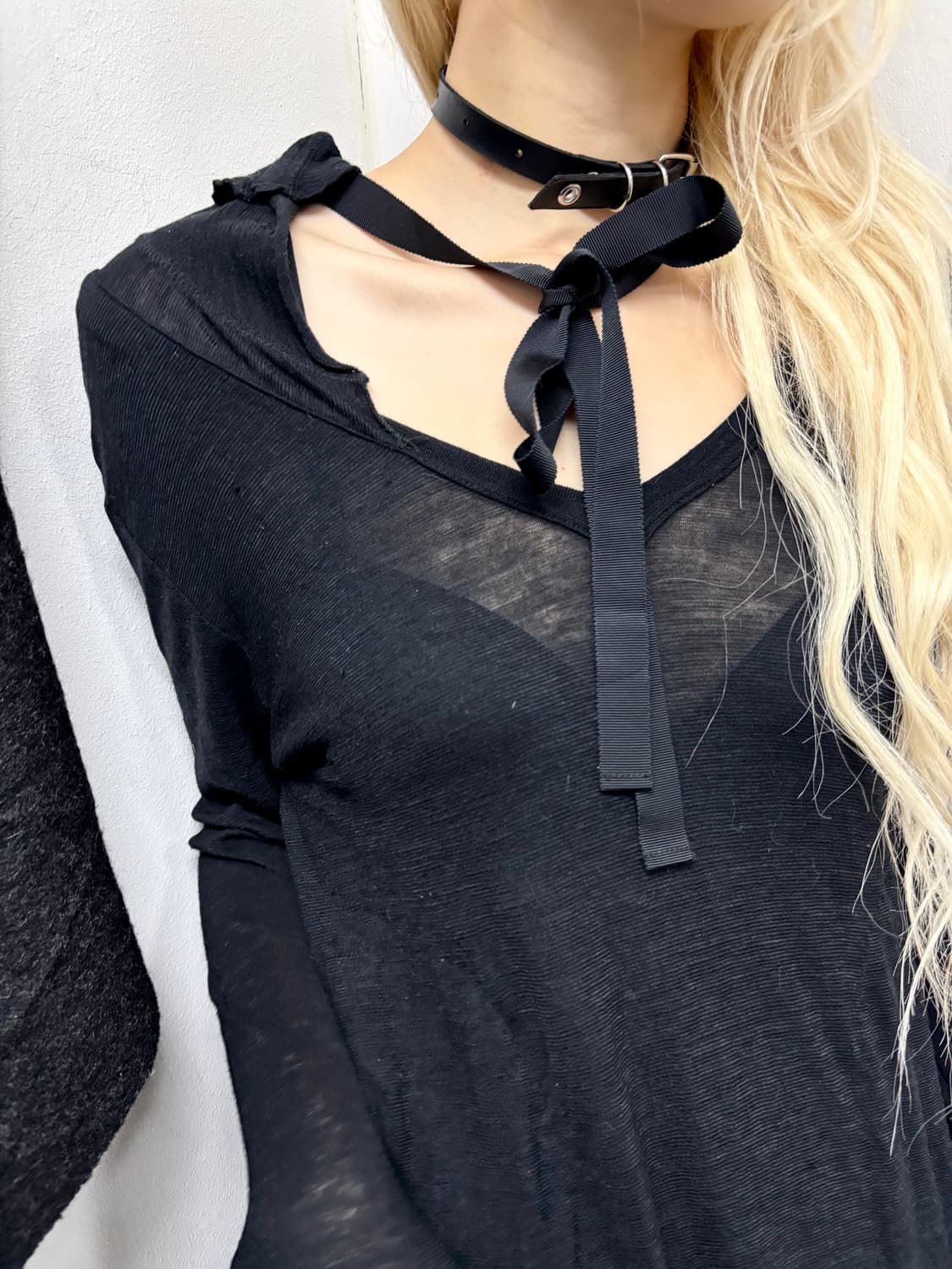 “Vintage” loose fit Black V Neck sleeve 상품이미지2