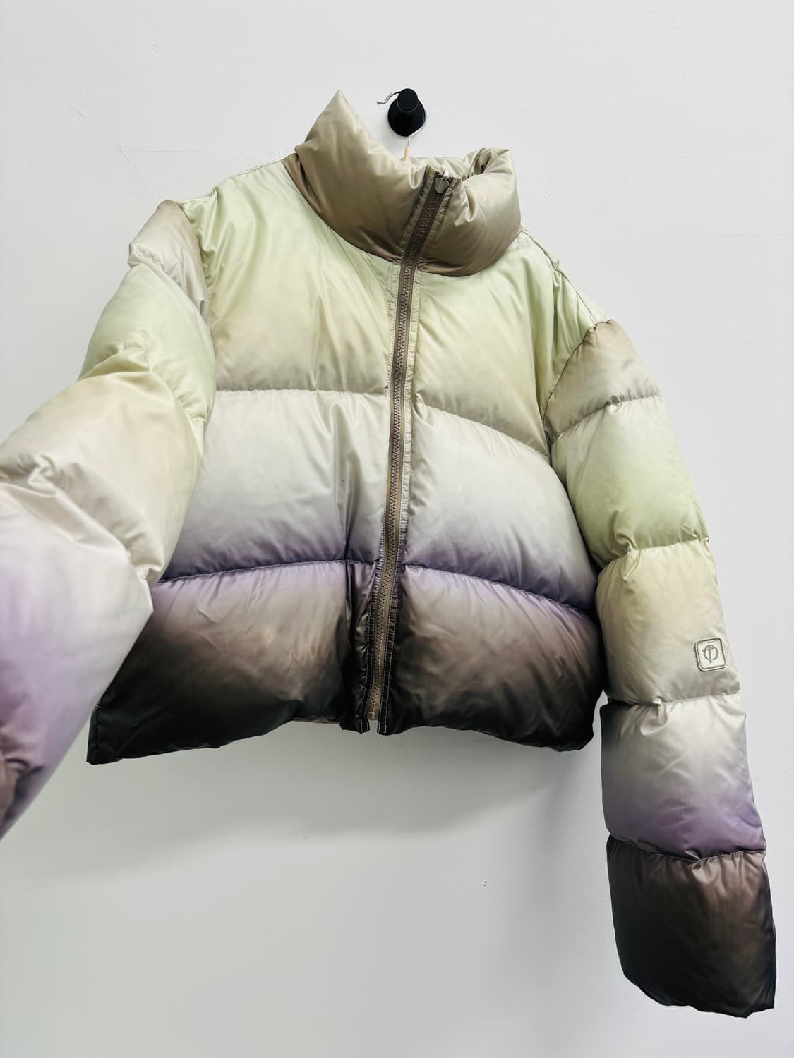 더오픈프로덕트 그라데이션 쇼트 푸퍼 패딩 (제니 패딩) 상품이미지4