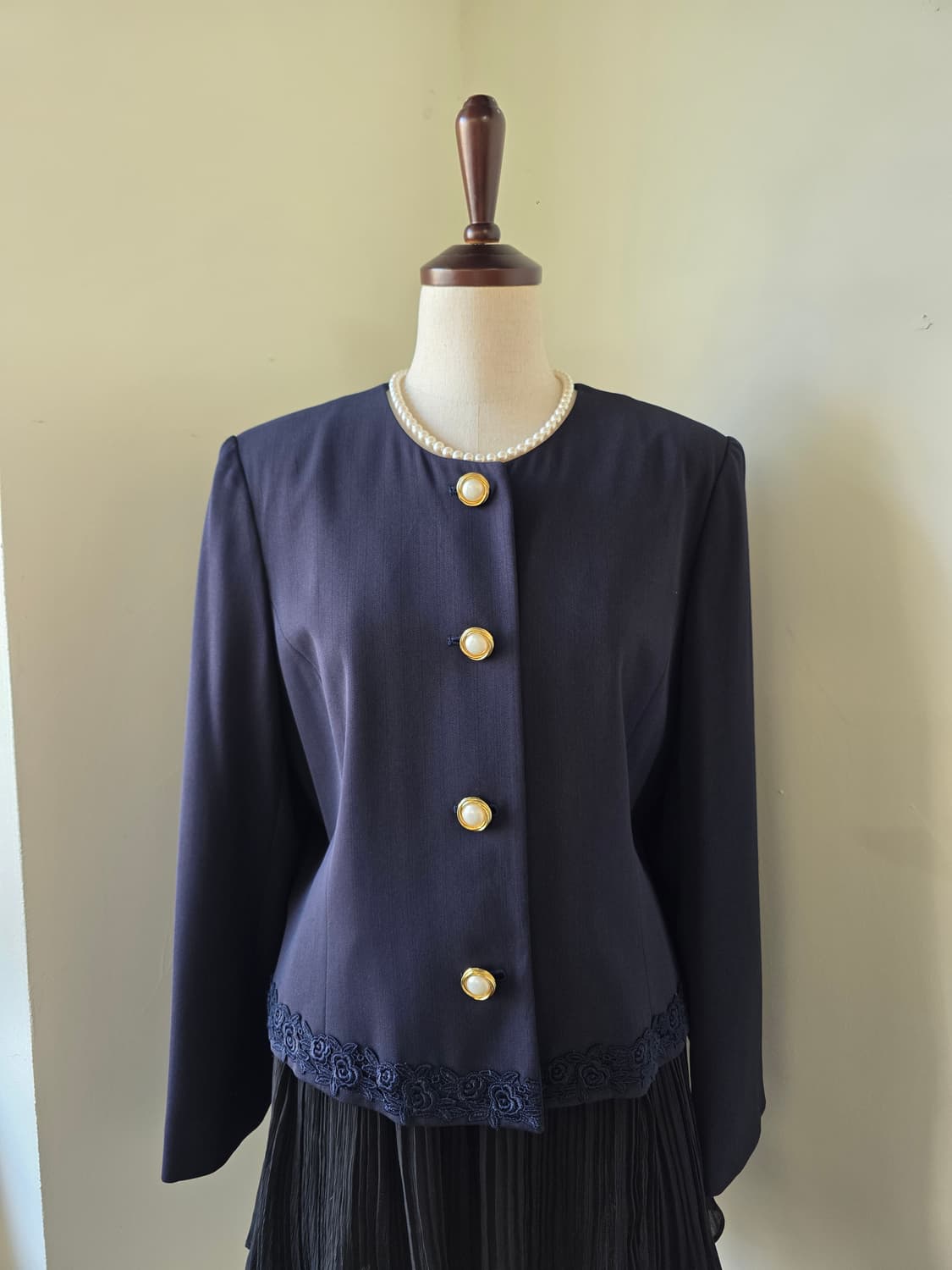 네이비 레이스 포인트 금장 버튼 자켓 상품이미지2