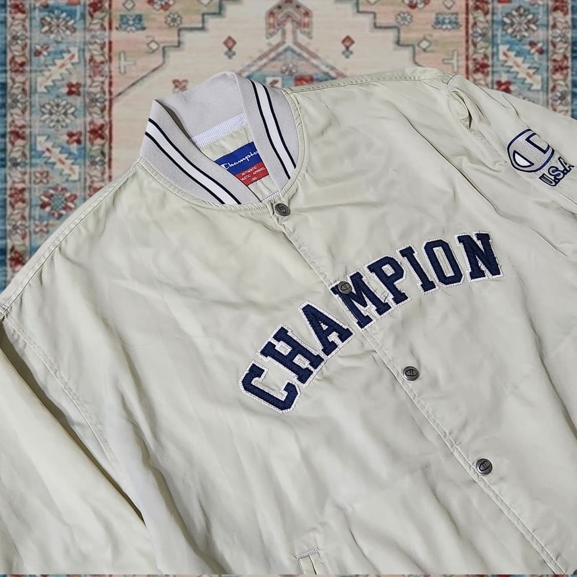 Champion USA 빅로고 바시티 자켓 (L) - 착샷 o 상품이미지3