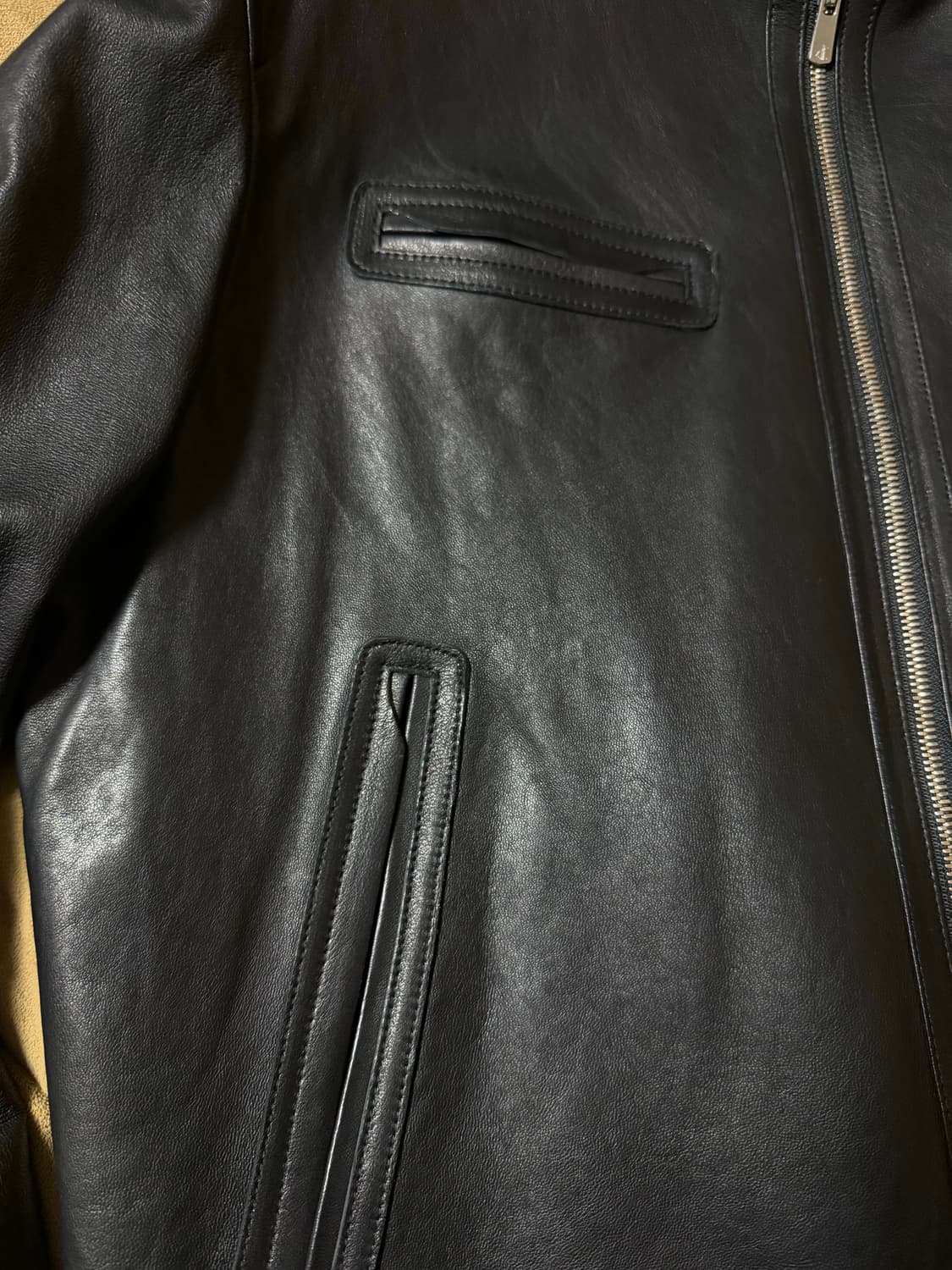 [1] 다이브인 루즈드 베지터블 램스킨 레더 자켓 블랙 팝니다 상품이미지2