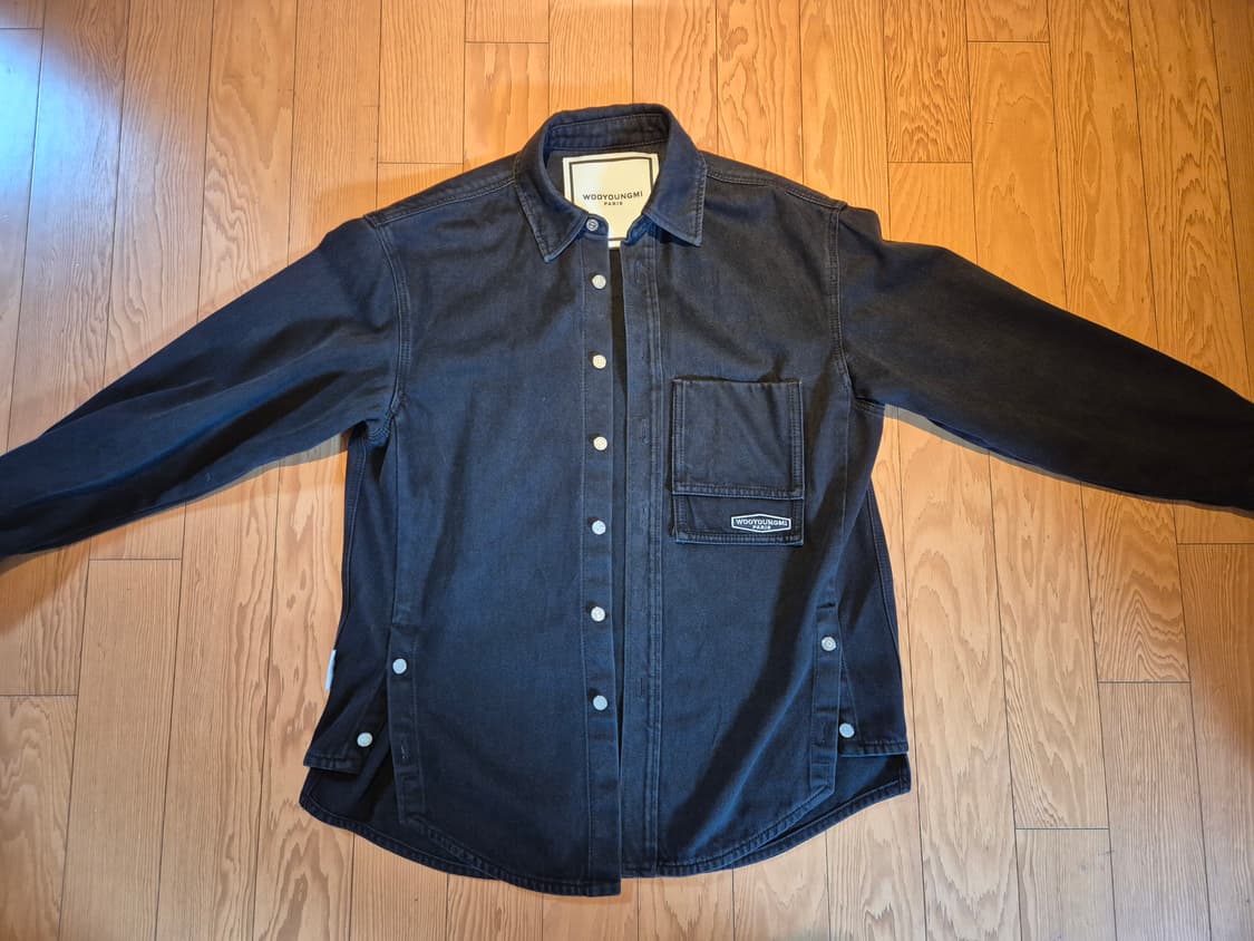 우영미 21ss 블랙 백로고 데님셔츠 46사이즈 상품이미지4