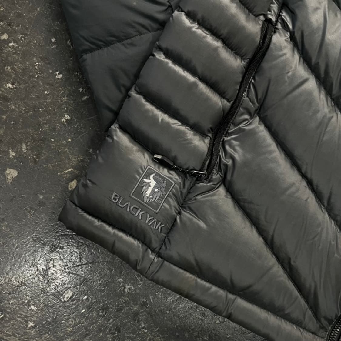 105 블랙야크 경량 패딩  상품이미지3