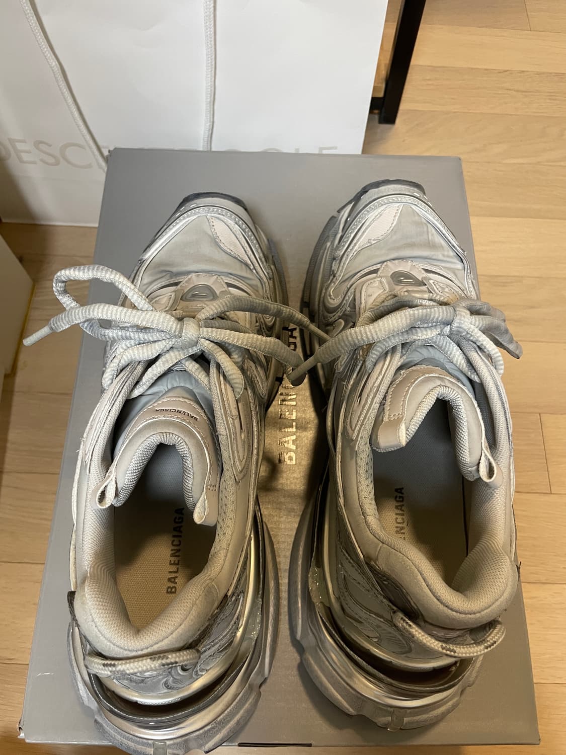 발렌시아가 러너 2.0 신상 나일론 그레이 42사이즈 상품이미지3