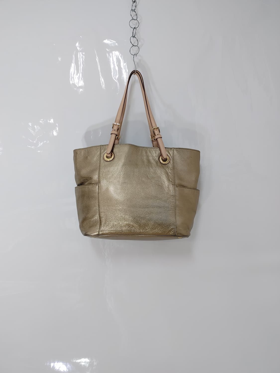 MICHAEL KORS 마이클 코어스 천연소가죽 골드 오픈 빅토트백 상품이미지3