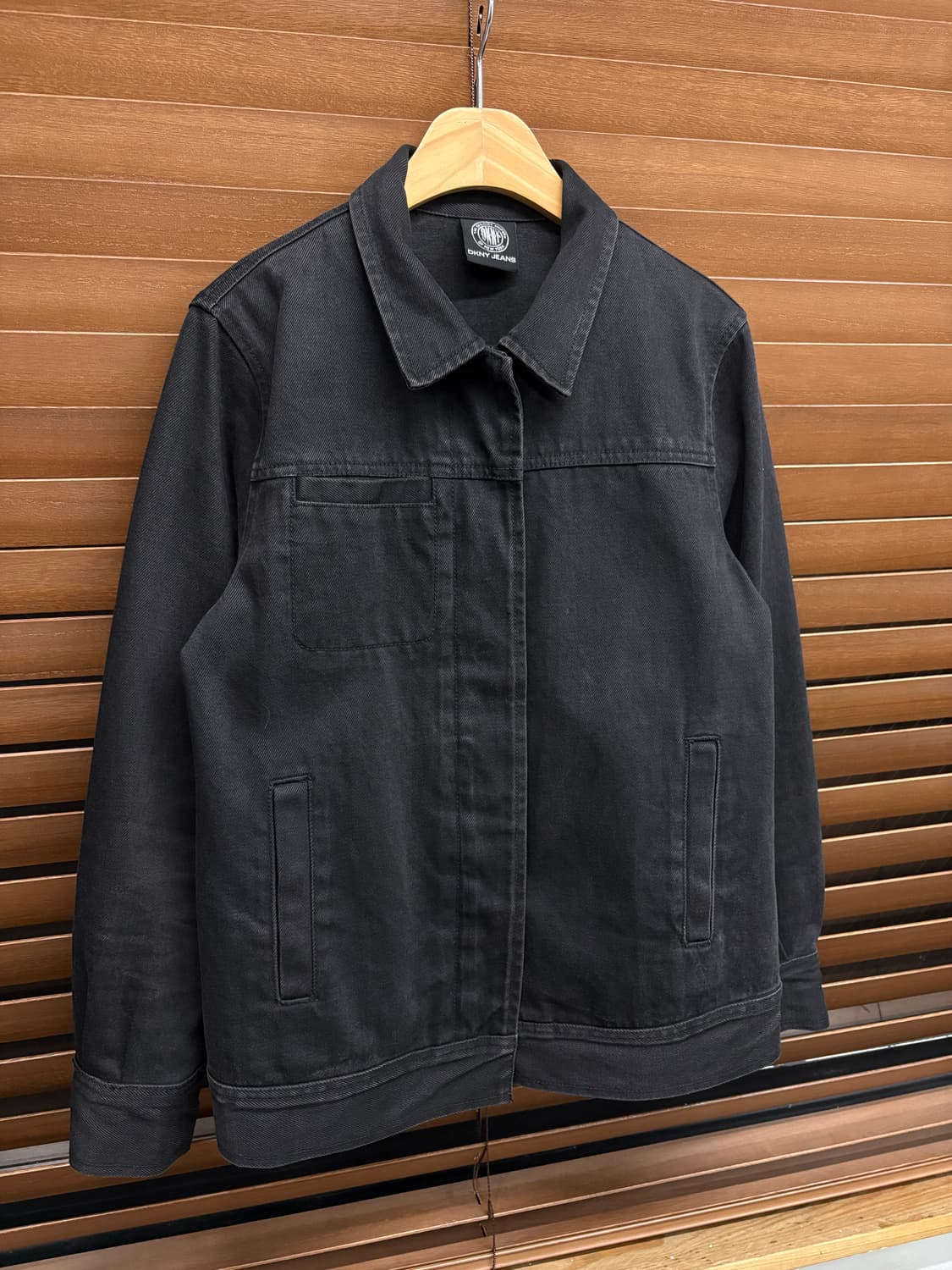 DKNY 트러커 흑청 포켓 데님 자켓 상품이미지5
