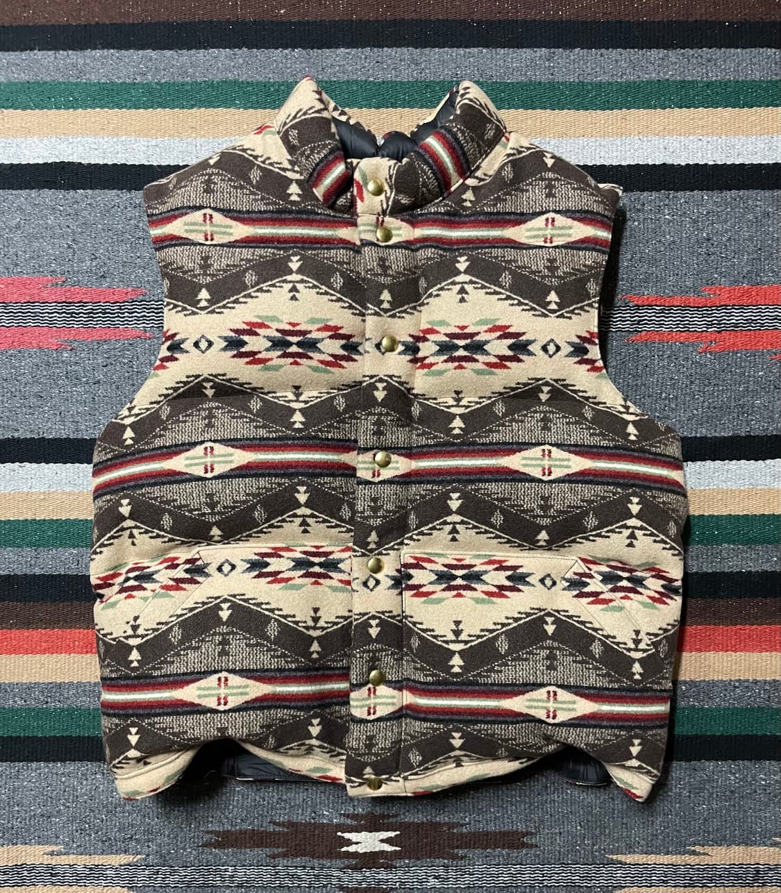 크레센트다운웍스 패딩 베스트 상품이미지1