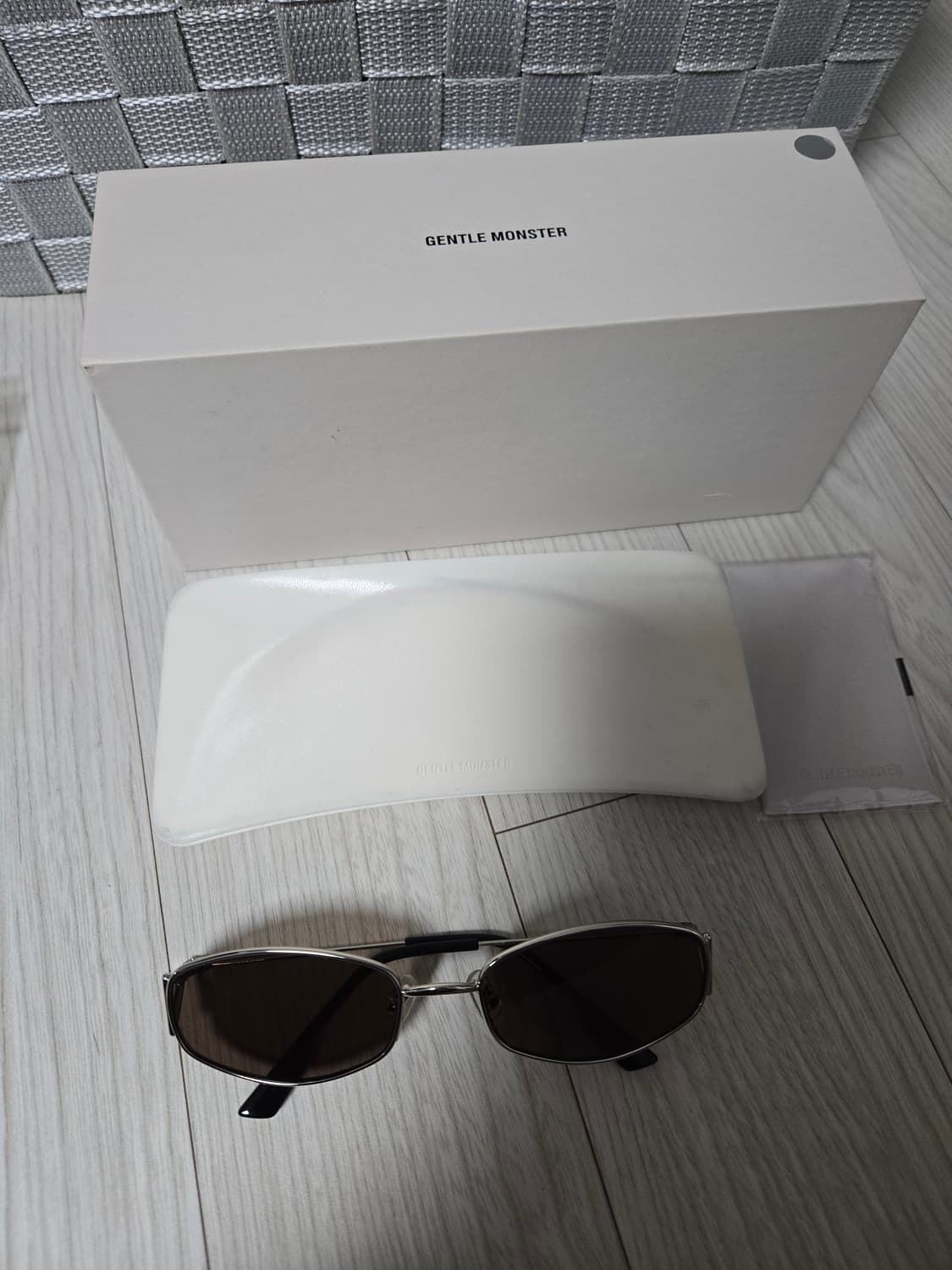 젠틀몬스터 모네타 02 선글라스  상품이미지1