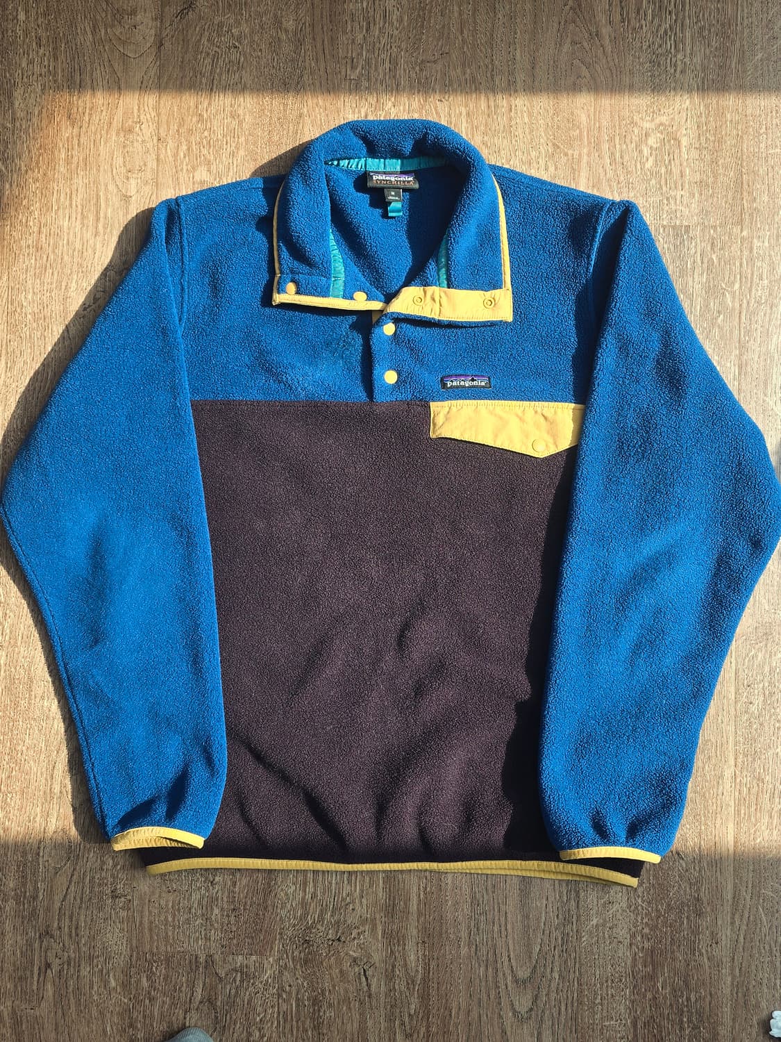 파타고니아 신칠라 투톤 스냅티 옵시디엄 플럼 M 라이트웨이트 상품이미지2