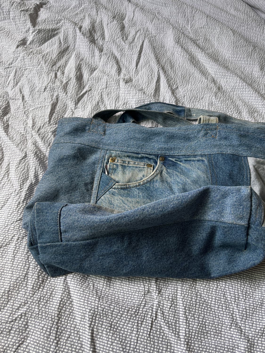 칼하트 × 빈티지데님 – 하나뿐인 리워크 토트백 상품이미지4