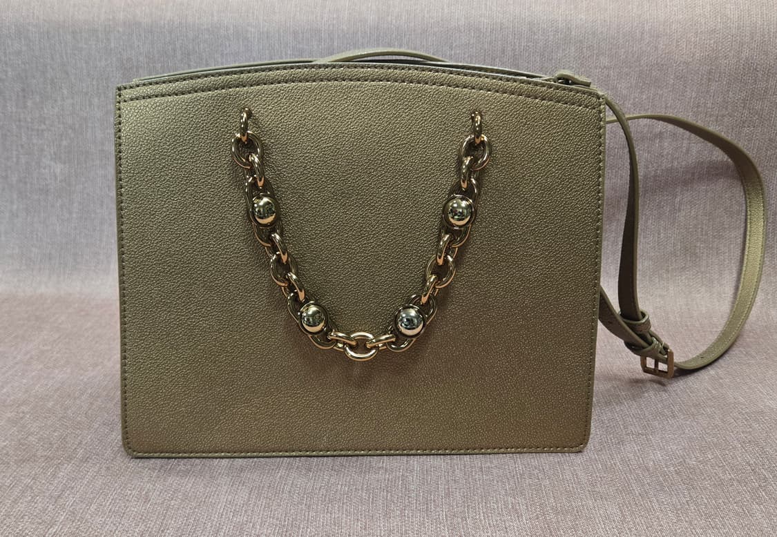 찰스앤키스 미착용 금장 체인 토트백 상품이미지6