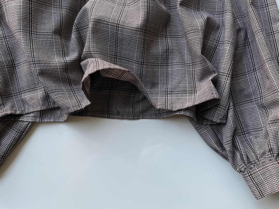 Shirred neck L/S blouse 상품이미지3
