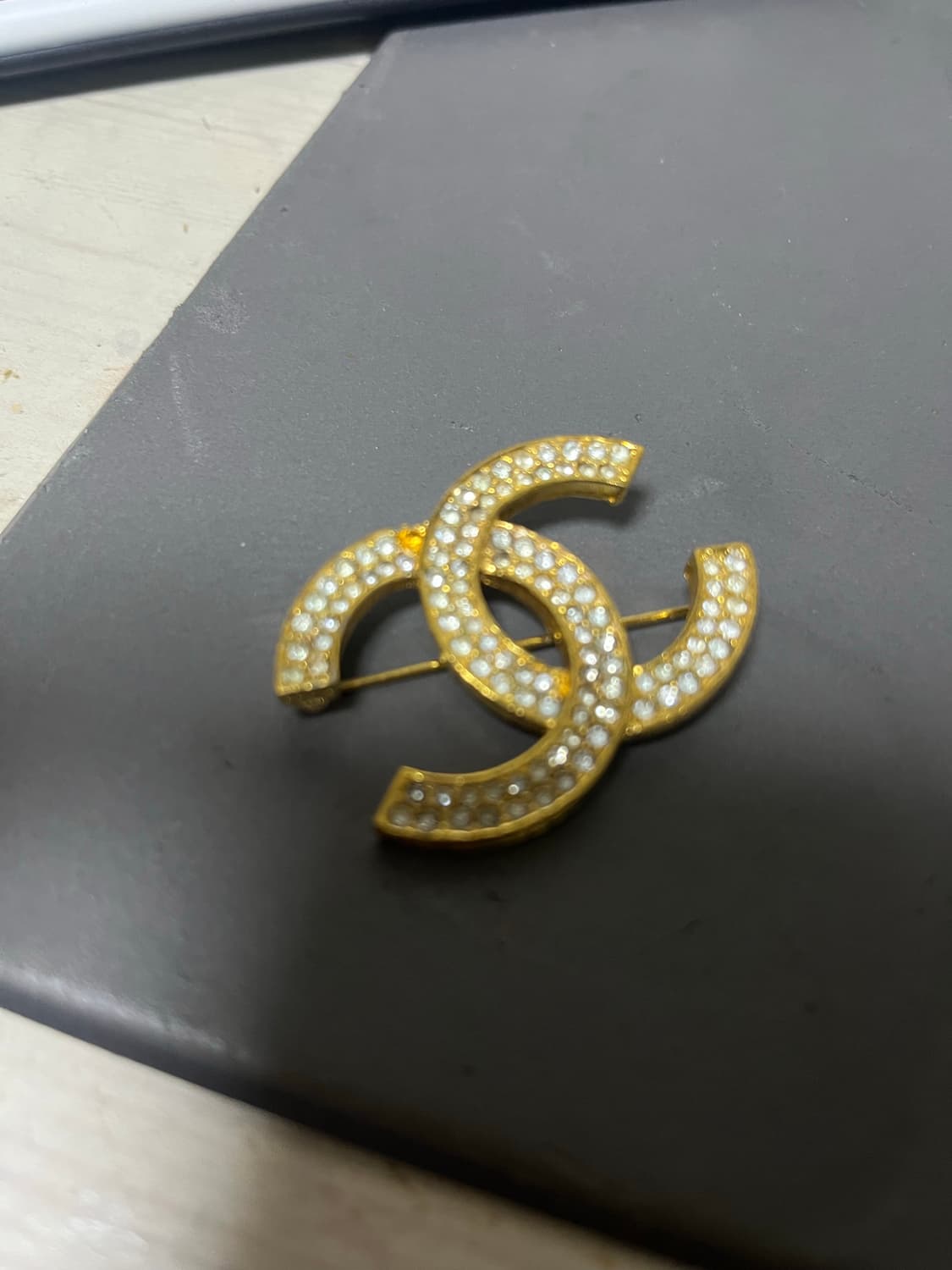 샤넬 CC로고 브로치 정품 상품이미지1