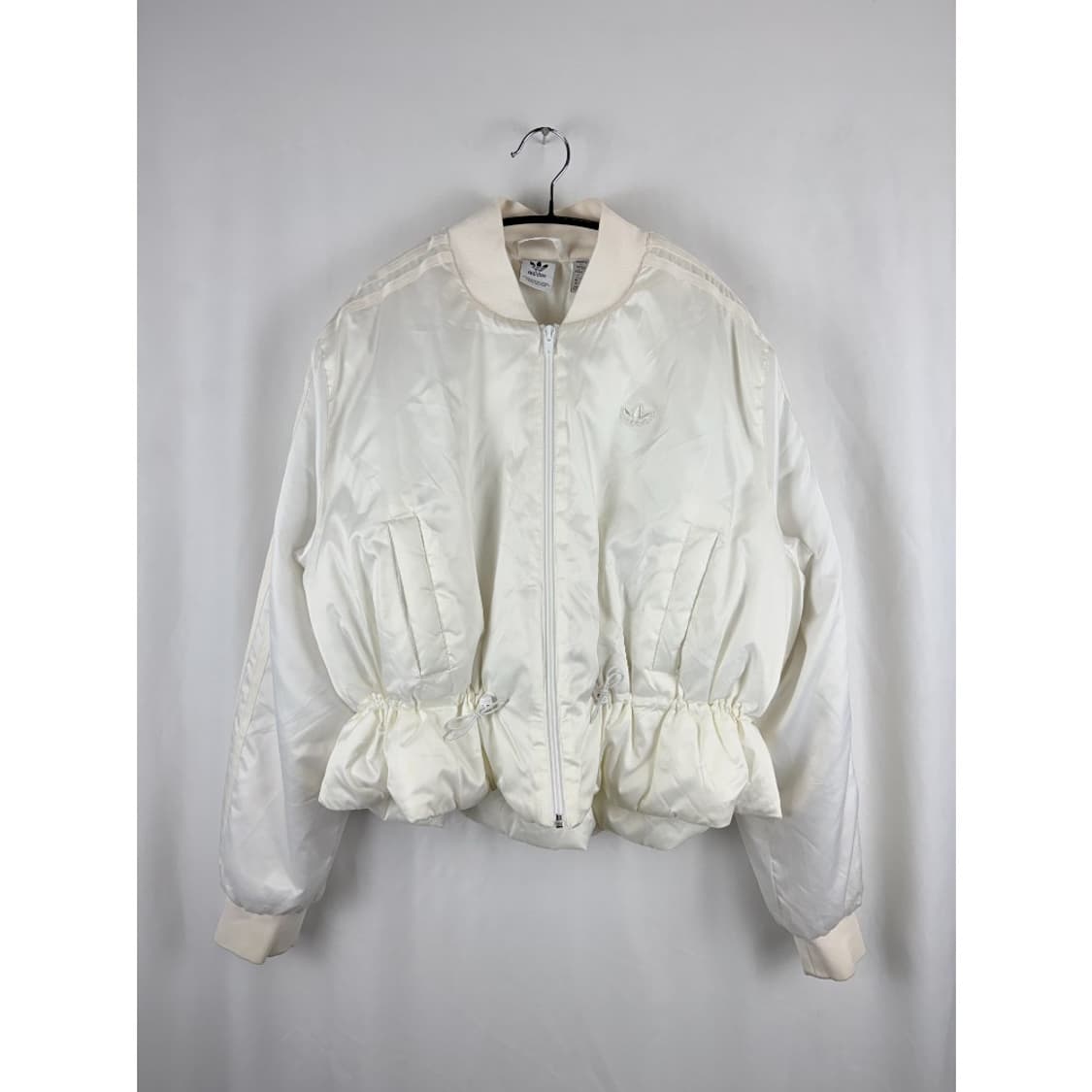 (XS) 아디다스 프릴 보머 크롭 패딩 화이트 상품이미지2