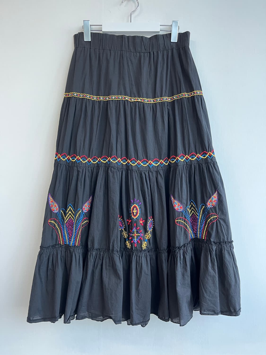 블랙 플라워 자수 롱 스커트 상품이미지1