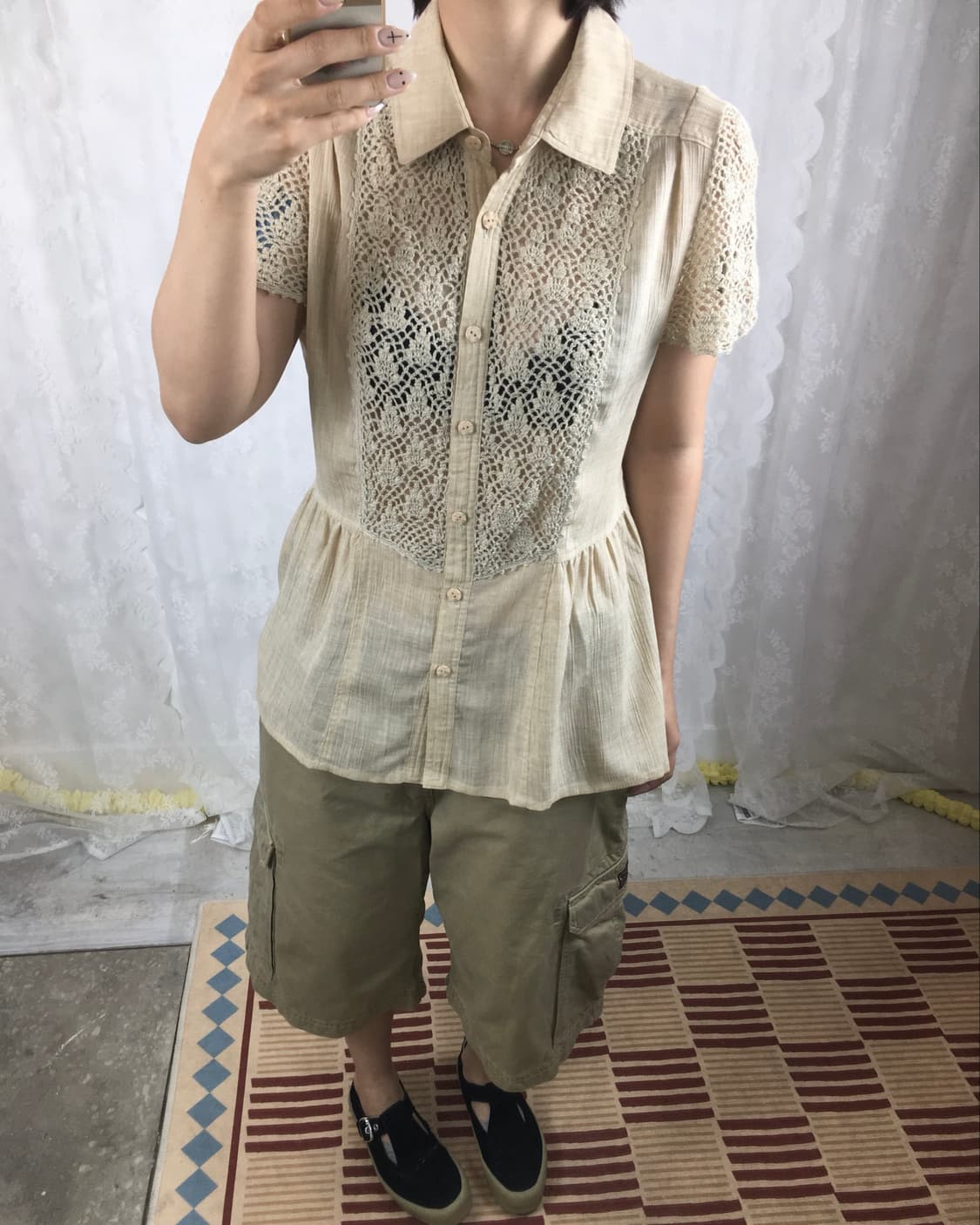 JPN beige triacetate blend crochet top 상품이미지3