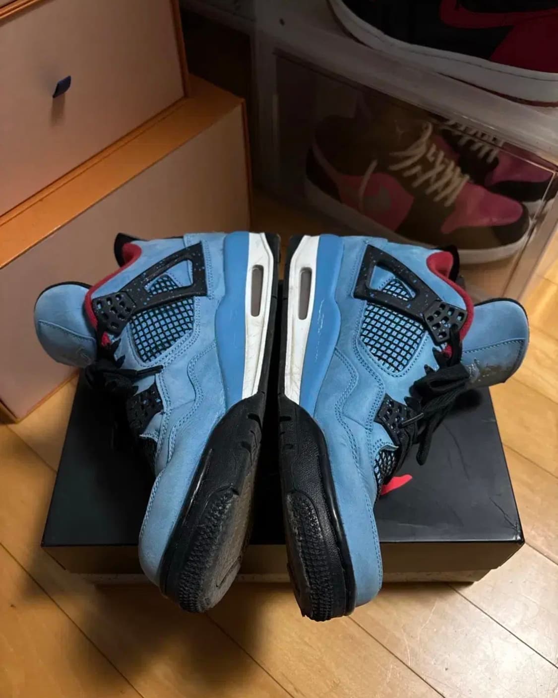 트래비스 스캇 조던 4 285 상품이미지5