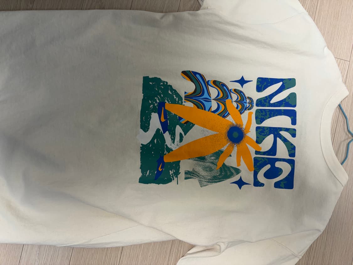 나이키 화이트 그래픽 반팔티 상품이미지2