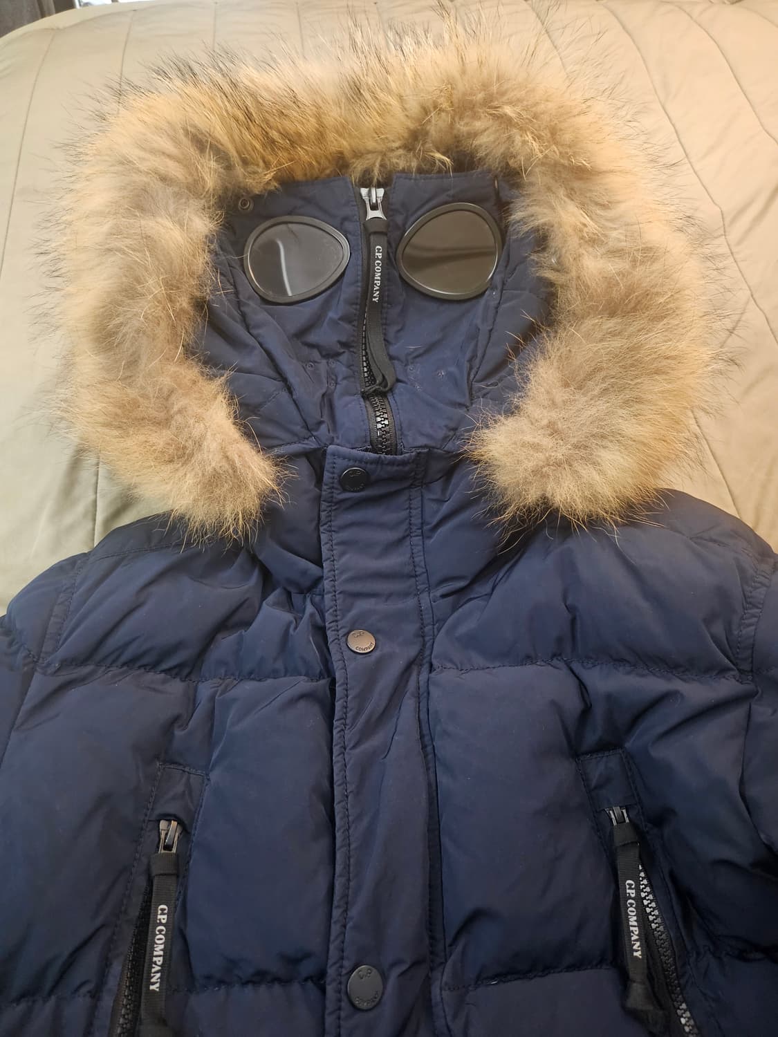 CP 컴퍼니 고글라쿤 네이비 패딩 105 판매합니다 상품이미지4