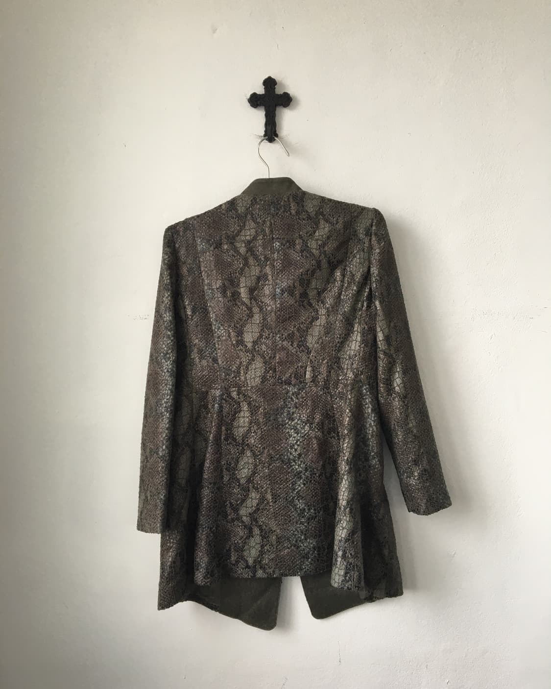 Python pattern jacket 상품이미지3