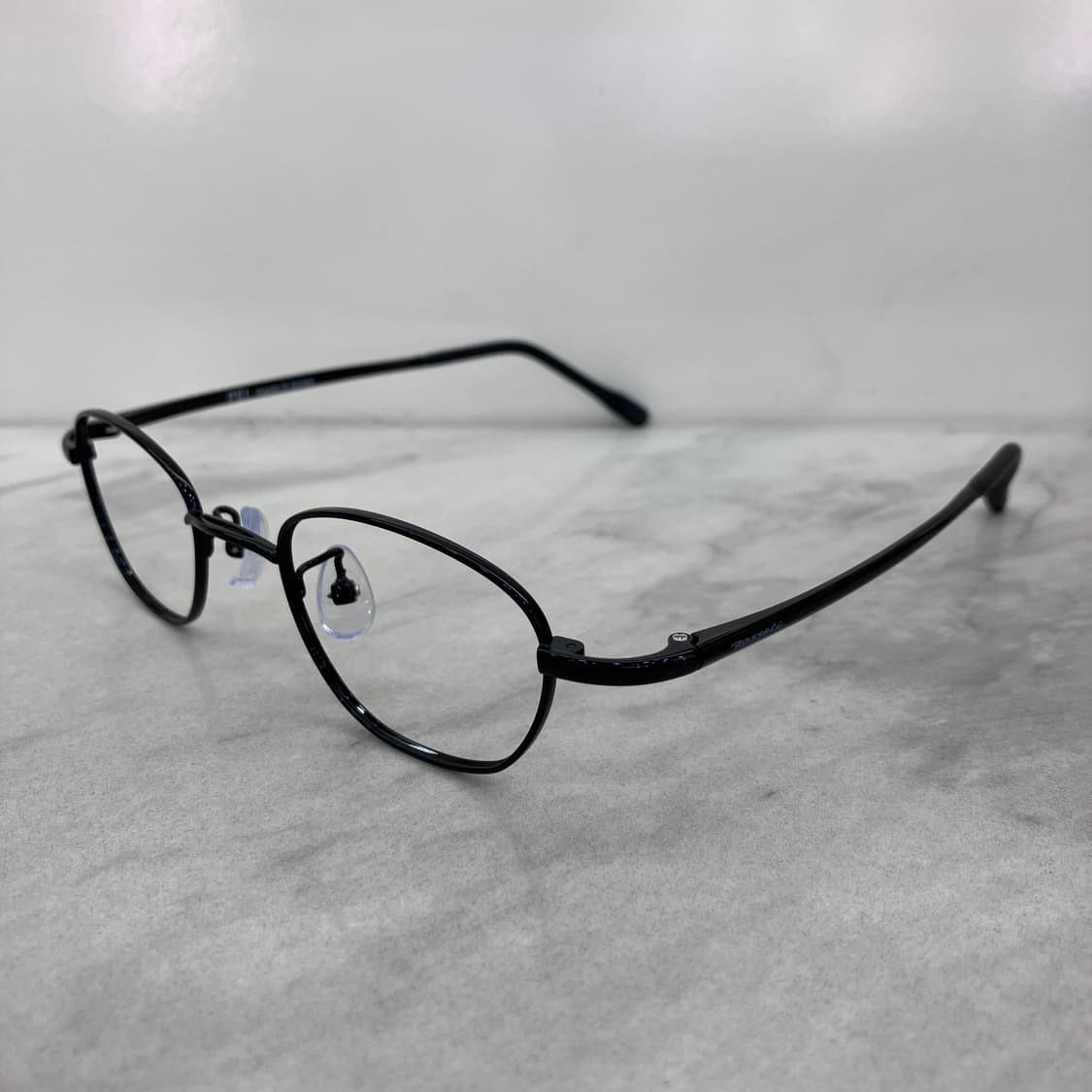 C60 RT 블랙 어글리 라운드 메탈테 안경 상품이미지7