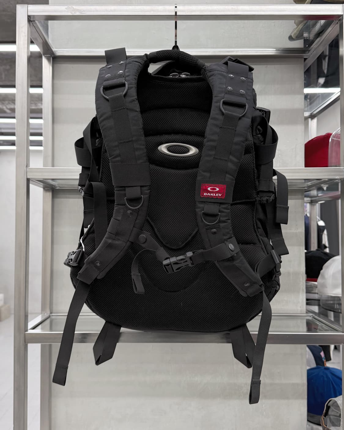 오클리 00s 아이콘 테크니컬 백팩 상품이미지3