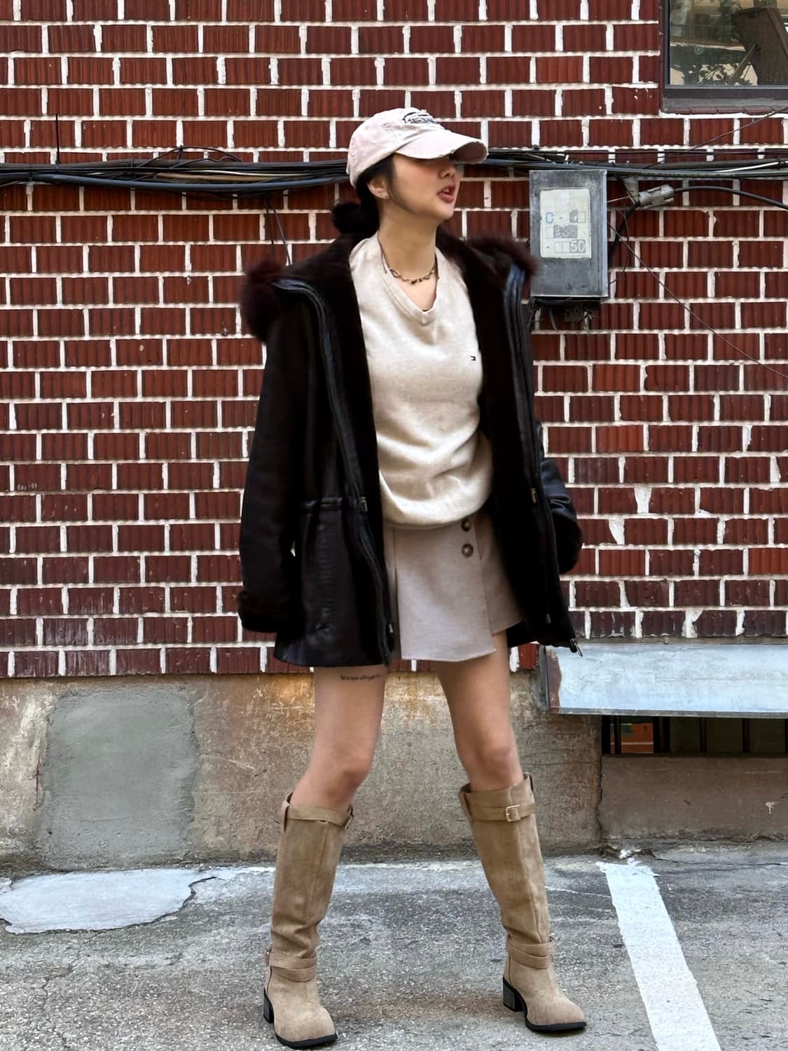 마크뉴욕 레더 후드 자켓 타미 니트 핀턱 스커트 코디 상품이미지1